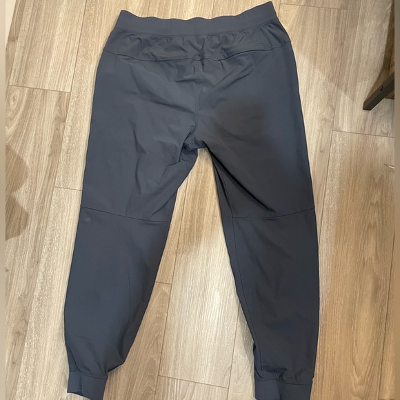 Lululemon Men’s ABC Joggers - Picture 2 of 2